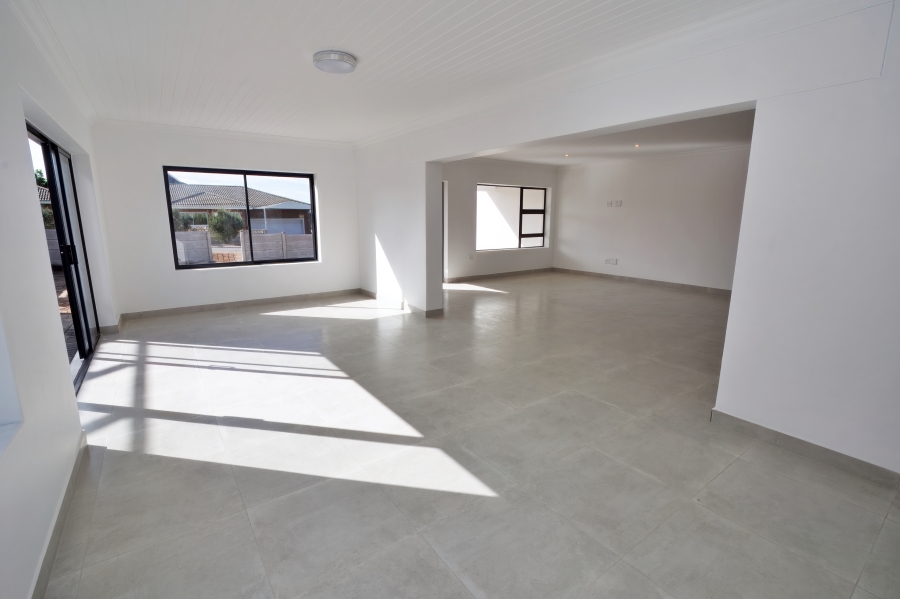 3 Bedroom Property for Sale in Stilbaai Wes Western Cape